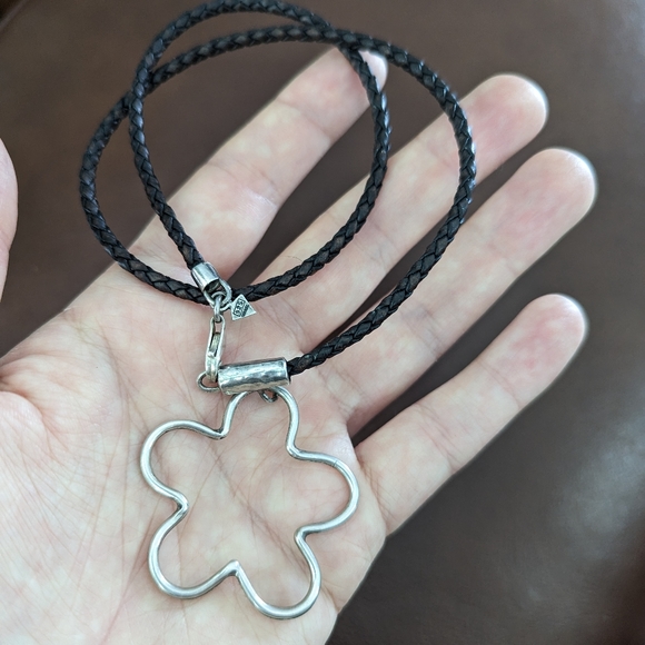 Fine Vintage Silpada Sterling Silver Flower Pendant Leather Cord Choker Necklace - Picture 2 of 4